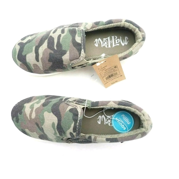 women's mad love kasandra slip on canvas sneakers